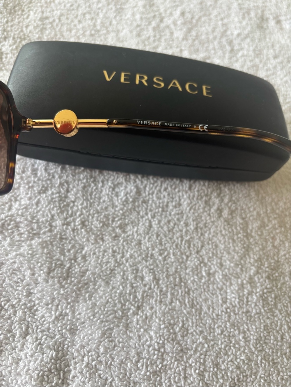 Versace Sunglasses - Picture 4 of 4